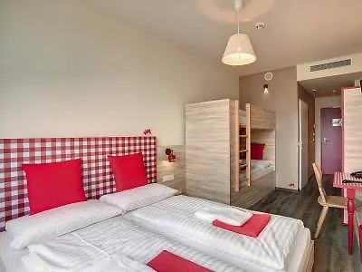 Meininger Hotel Salzburg City Center