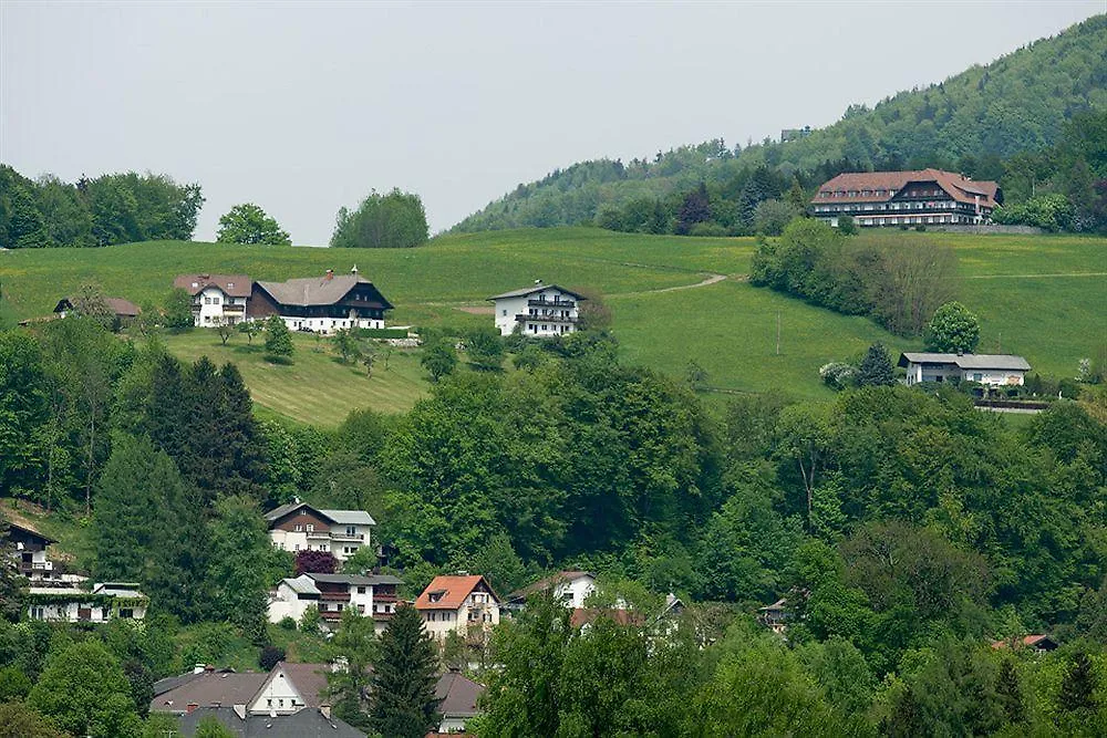 MEININGER Hotel Salzburg City Center 3*,